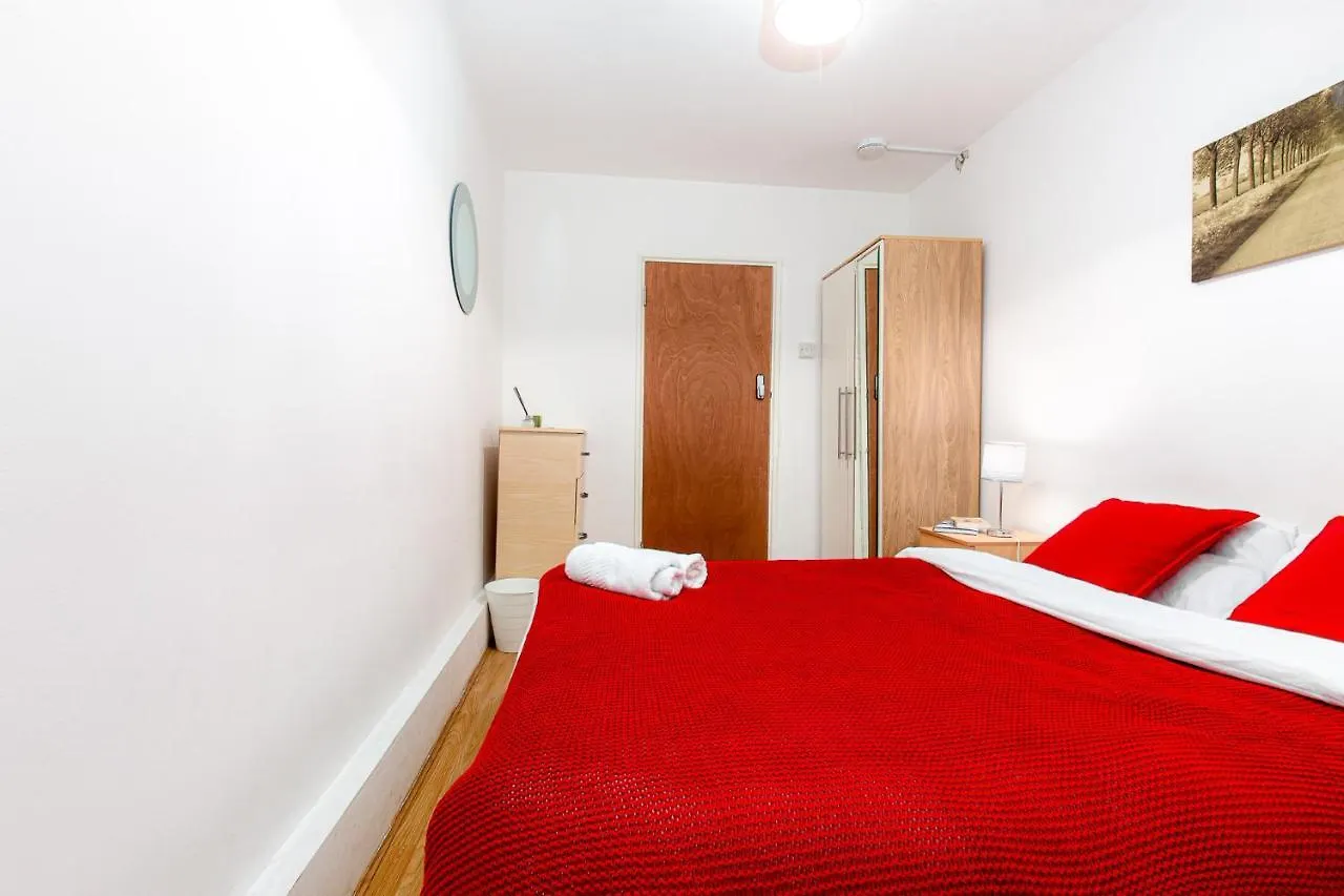 Bracken House Apartment Croydon 0*,