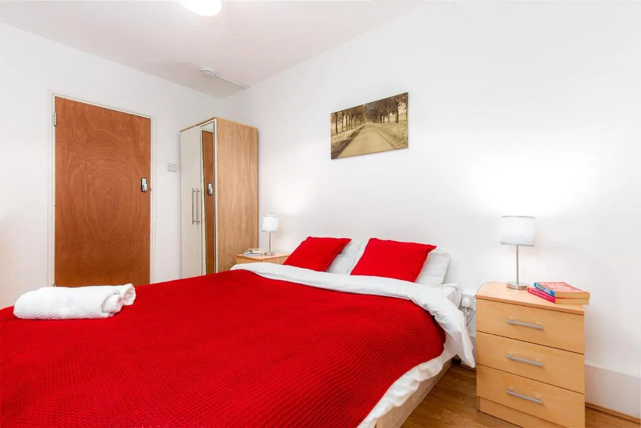 Bracken House Apartment Croydon Homestay